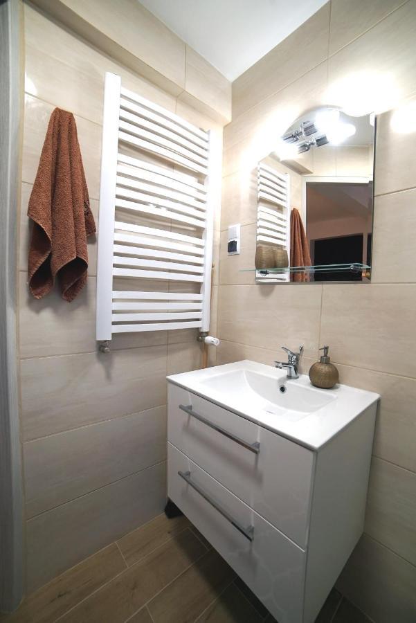 Apartament Naleczow Dom Pod Orzechami ภายนอก รูปภาพ